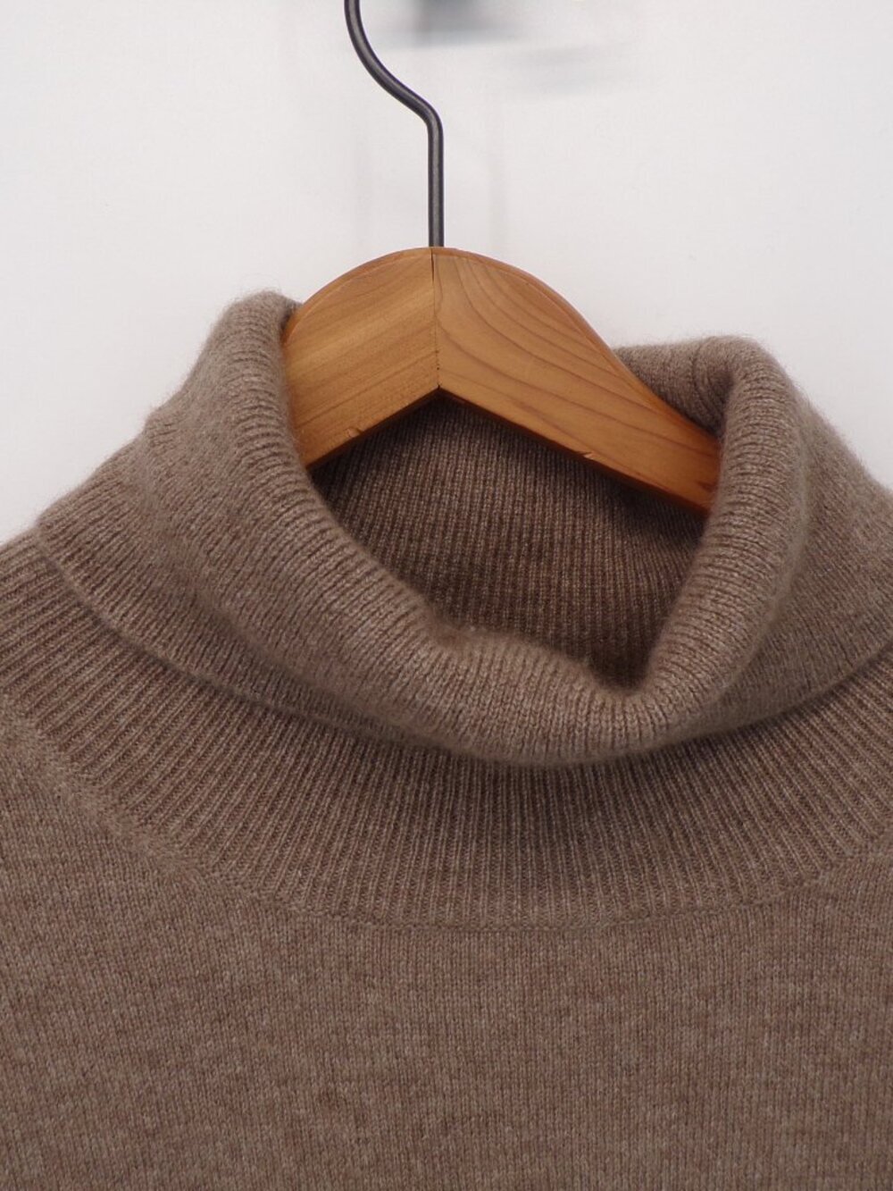 GOBI 100% Organic Cashmere Women's Turtleneck (XL) Brown Sweater - Picture 2 of 9